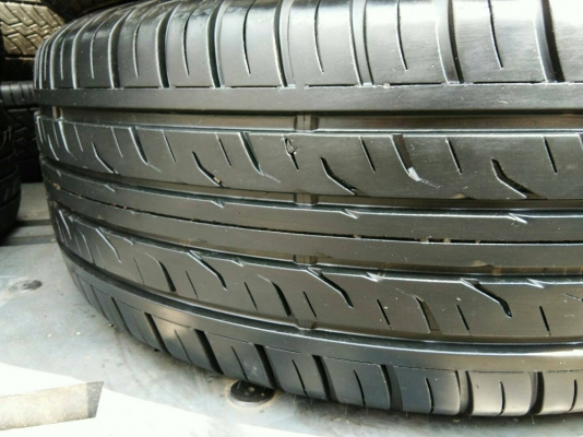 ขายยาง 265/65R17 DUNLOP ปี16 ดอกยางหนาสวยสดเท่ากันไม่ร้าวไม่มีปะ สภาพ90\% ชุดละ 5800 บาท