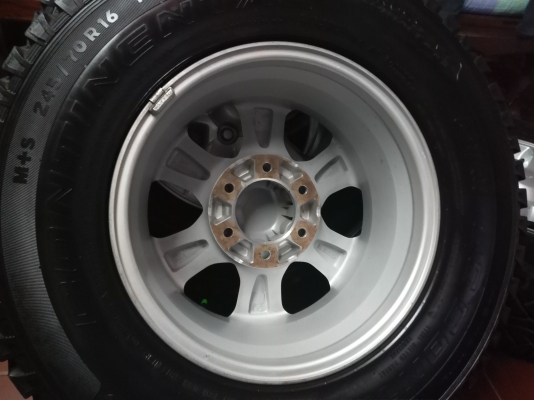 ล้อ Isuzu blue power 1.9 พร้อมยาง 245-70-16 ดอกหนา