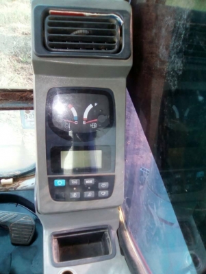 ขาย  1,190,000 KOBElCO SK200-6 YN 10 เครื่องดี ปั้มแรง เอวแน่น ไฟฟ้าครบ โซ่หน่า สภาพพร้อมใช้. เอกสารเล่มทะเบียน รถอยู่ ชัยภูมิ 090-772-3710 090-772-3708