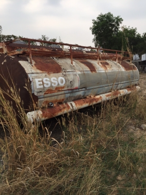 ถังนำ้มันเก่า ตามสภาพ เอาไปเก็บสี เช็คผุไม่เยอะครับ