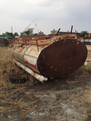 ถังนำ้มันเก่า ตามสภาพ เอาไปเก็บสี เช็คผุไม่เยอะครับ