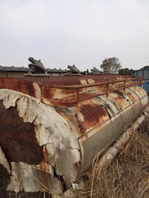 ถังนำ้มันเก่า ตามสภาพ เอาไปเก็บสี เช็คผุไม่เยอะครับ