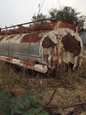 ถังนำ้มันเก่า ตามสภาพ เอาไปเก็บสี เช็คผุไม่เยอะครับ