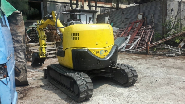 รถแบ็กโฮ PC10 MR_1 รถเก่านอก ราคา 250,000 บรรทุกกับกระบะได้