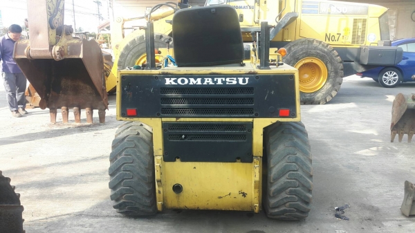 รถตักโคมัตสุ WA 30-1 เก่านอกราคา 400,000 สภาพสวยพร้อมใช้งาน รถ กทม.