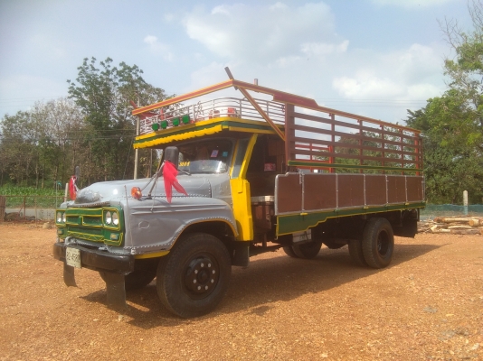 ขายรถหกล้อหัวยาวงามๆTXD145แรง กะบะพื้นเหล็กปูทับไม้เสาลูกตั้งรั้วเป็นเหล็กหมดพร้อมใช้งานวิ่งไม่ยูคาก็วิ่งอ้อยก็ดีครับยางสวยทุกเส่นคัชซีดีไม่หักไม่ดาม(สนใจซื้อส่งได้เน้นโทร081-0118032ต้น)