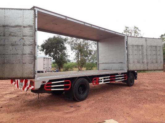 ขายตู้ 8บาน กว้าง2.45ม. ครัทชีกว้าง87ซมยาว6.5ม. สูง2.5ม. สภาพสวยสวย ศุภากร 081-1903107,089-5367218