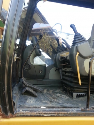 ขออนุญาตขายcat 318d2 ชั่วโมง10000หน่อยๆ สเป็กjapan ช่วงล่างเต็มเอวแน่น บูมอามไม่แตกร้าว ปกติ1650000บาเจ้าชองอยากขาย ราคา 1550000บาท สมใจติดจ่อช่างดำ 08853224877 0988930465 ไอดีไลน์0853224877 ครับผม