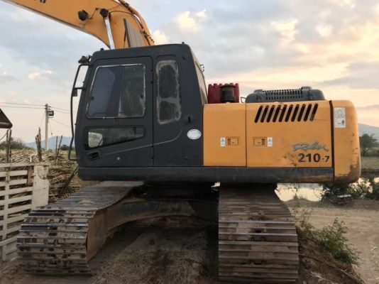 ขาย 895,000 บาท HYUNDAI  ROBEX210-T ทำงาน 8,476 ชม เครื่องดี ปั้มแรง ไฟฟ้าครบ โซ่หนา เอวแน่น เอกสารเล่มทะเบียน  รถอยู่ ขอนแก่น โทร 0610710295