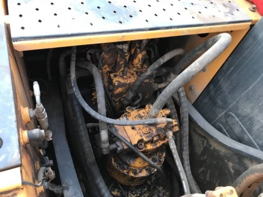 ขาย 895,000 บาท HYUNDAI  ROBEX210-T ทำงาน 8,476 ชม เครื่องดี ปั้มแรง ไฟฟ้าครบ โซ่หนา เอวแน่น เอกสารเล่มทะเบียน  รถอยู่ ขอนแก่น โทร 0610710295