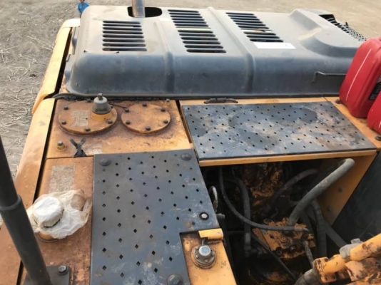 ขาย 895,000 บาท HYUNDAI  ROBEX210-T ทำงาน 8,476 ชม เครื่องดี ปั้มแรง ไฟฟ้าครบ โซ่หนา เอวแน่น เอกสารเล่มทะเบียน  รถอยู่ ขอนแก่น โทร 0610710295