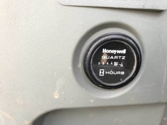 ขาย 895,000 บาท HYUNDAI  ROBEX210-T ทำงาน 8,476 ชม เครื่องดี ปั้มแรง ไฟฟ้าครบ โซ่หนา เอวแน่น เอกสารเล่มทะเบียน  รถอยู่ ขอนแก่น โทร 0610710295