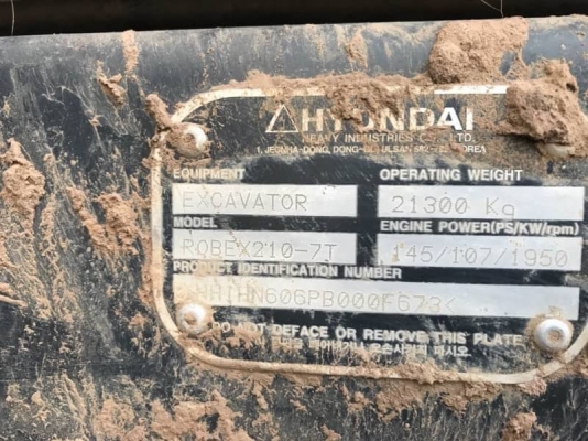 ขาย 895,000 บาท HYUNDAI  ROBEX210-T ทำงาน 8,476 ชม เครื่องดี ปั้มแรง ไฟฟ้าครบ โซ่หนา เอวแน่น เอกสารเล่มทะเบียน  รถอยู่ ขอนแก่น โทร 0610710295