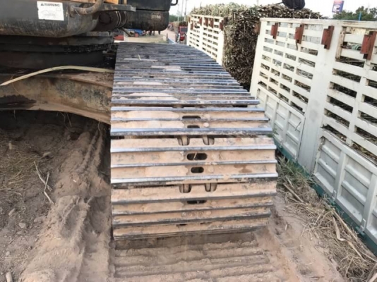 ขาย 895,000 บาท HYUNDAI  ROBEX210-T ทำงาน 8,476 ชม เครื่องดี ปั้มแรง ไฟฟ้าครบ โซ่หนา เอวแน่น เอกสารเล่มทะเบียน  รถอยู่ ขอนแก่น โทร 0610710295