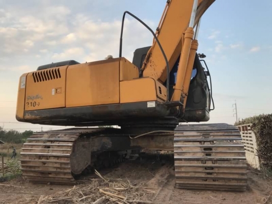 ขาย 895,000 บาท HYUNDAI  ROBEX210-T ทำงาน 8,476 ชม เครื่องดี ปั้มแรง ไฟฟ้าครบ โซ่หนา เอวแน่น เอกสารเล่มทะเบียน  รถอยู่ ขอนแก่น โทร 0610710295