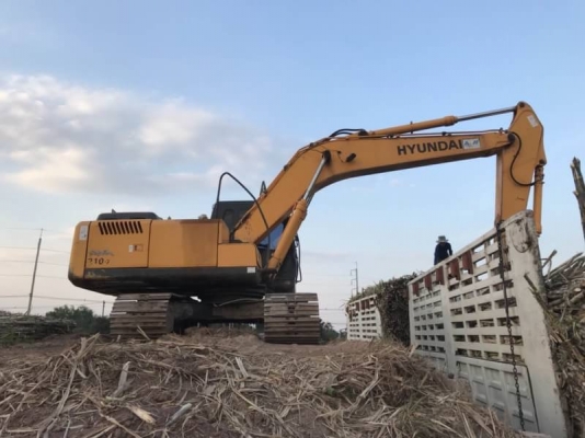 ขาย 895,000 บาท HYUNDAI  ROBEX210-T ทำงาน 8,476 ชม เครื่องดี ปั้มแรง ไฟฟ้าครบ โซ่หนา เอวแน่น เอกสารเล่มทะเบียน  รถอยู่ ขอนแก่น โทร 0610710295