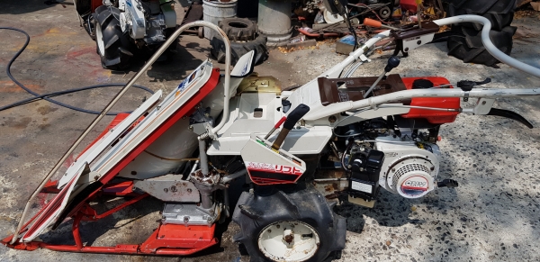 รถเกี่ยวข้าวมัดทิ้ง รหัสสินค้า i1 - 10