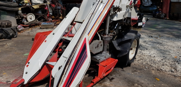 รถเกี่ยวข้าวมัดทิ้ง รหัสสินค้า i1 - 10