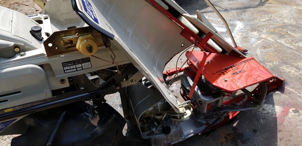 รถเกี่ยวข้าวมัดทิ้ง รหัสสินค้า i1 - 10