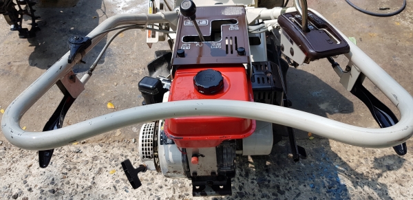 รถเกี่ยวข้าวมัดทิ้ง รหัสสินค้า i1 - 10