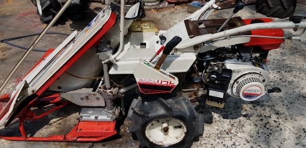 รถเกี่ยวข้าวมัดทิ้ง รหัสสินค้า i1 - 10