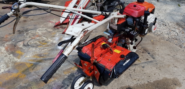 รถพรวนดิน สาดดินยกร่อง 6 แรง ใบตีดินเต็มๆๆพร้อมใช้งาน