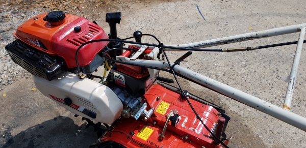 รถพรวนดิน สาดดินยกร่อง 6 แรง ใบตีดินเต็มๆๆพร้อมใช้งาน