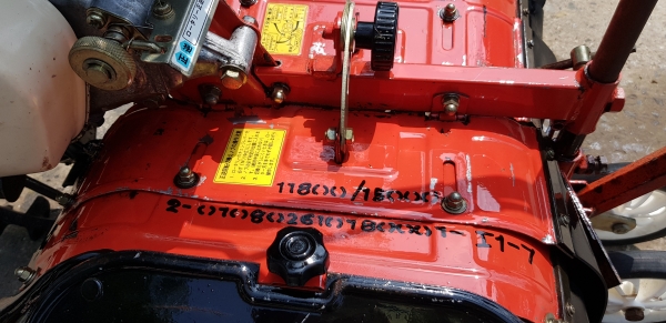 รถพรวนดิน สาดดินยกร่อง 6 แรง ใบตีดินเต็มๆๆพร้อมใช้งาน