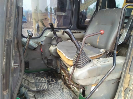 KOMATSU PC 200-6 KOMATSU PC 200-6