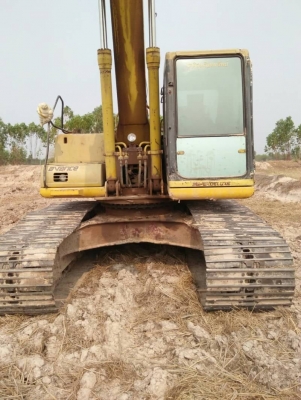 KOMATSU PC 200-6 KOMATSU PC 200-6