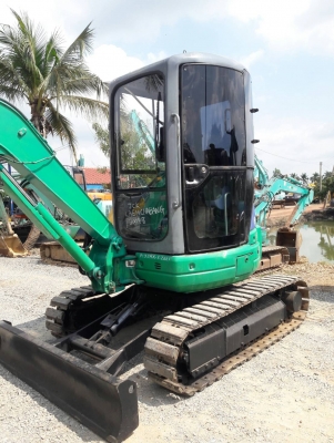 ขายจ้า..KOMATSU PC35MR-1  เก่านอกแท้  เดิมๆๆ  เครื่องปั๊มดี  พร้อมใช้  โทร  089-3818694  ดวงนภา