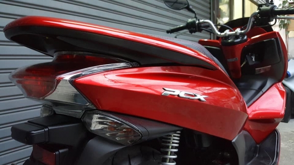 ขออนุญาตขาย HONDA PCX 125i IDLING STOP วิ่งน้อย 1X,XXX KM พร้อมใช้งาน ฟรีค่าโอน ขออนุญาตขาย HONDA PCX 125i IDLING STOP วิ่งน้อย 1X,XXX KM พร้อมใช้งาน ฟรีค่าโอน