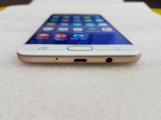 Samsung Galaxy J7 Prime ทอง สภาพใหม่ ติดฟีล์มกระจกแล้ว ประกันศูนย์ถึง มค.62 ส่งฟรี Samsung Galaxy J7 Prime ทอง สภาพใหม่ ติดฟีล์มกระจกแล้ว ประกันศูนย์ถึง มค.62 ส่งฟรี