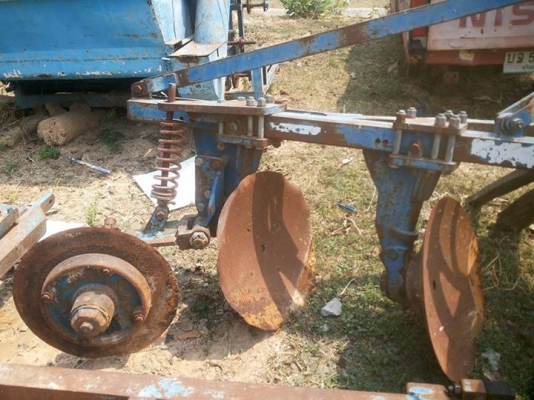 ขายตามสภาพ ผาล3ของTTติดมากับรถไถฟอดร์ตามรูป ขายตามสภาพ ผาล3ของTTติดมากับรถไถฟอดร์ตามรูป