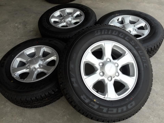 ขายล้อแม็กป้ายแดงถอดศูนย์ dmax 16"&times;7" พร้อมยางปี17สนใจติดต่อร้าน ก.เจริญการยางครับ 081-3747940