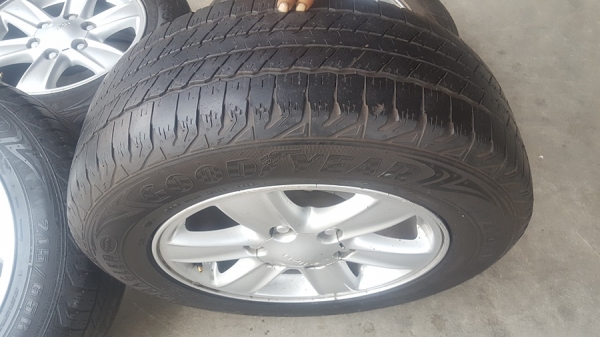 ขายล้อISUZU All New16 ยาง215/65/16 ปี16  4 ล้อ