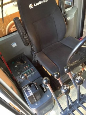 รถเกรดถนน ชื้อมาป้ายแดง ทำงาน3526ชม. เอกสารเล่มทะเบียน