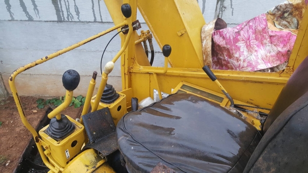 ขาย แบคโฮ KOMATSU PC50UU-1 ปั้มเฟือง ช่วงล่างดี เครื่องถอดเปลี่ยนปั้มน้ำ รถใช้งานได้ปกติ ราคาต่อรองได้