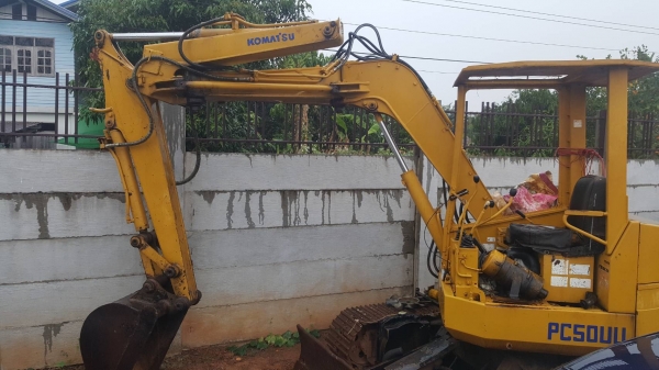 ขาย แบคโฮ KOMATSU PC50UU-1 ปั้มเฟือง ช่วงล่างดี เครื่องถอดเปลี่ยนปั้มน้ำ รถใช้งานได้ปกติ ราคาต่อรองได้