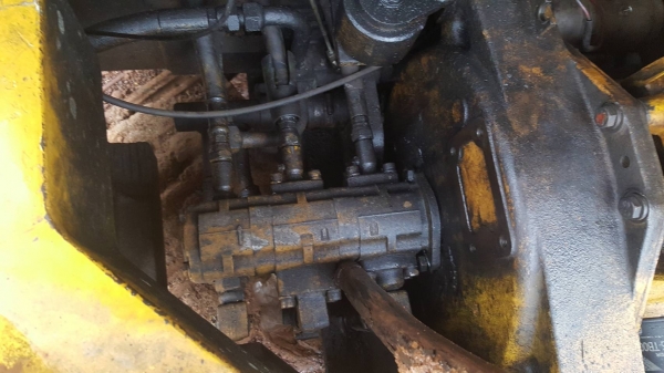 ขาย แบคโฮ KOMATSU PC50UU-1 ปั้มเฟือง ช่วงล่างดี เครื่องถอดเปลี่ยนปั้มน้ำ รถใช้งานได้ปกติ ราคาต่อรองได้