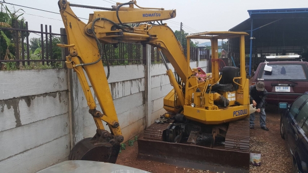 ขาย แบคโฮ KOMATSU PC50UU-1 ปั้มเฟือง ช่วงล่างดี เครื่องถอดเปลี่ยนปั้มน้ำ รถใช้งานได้ปกติ ราคาต่อรองได้