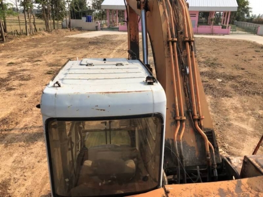 ขาย 355,000 บาท HITACHI EX200-2 (SUPER) เครื่องดี ปั้มแรง โช่หนา เอวแน่น เอกสารเล่มทะเบียน   รถอยู่ สุรินทร์ โทร 0610710295