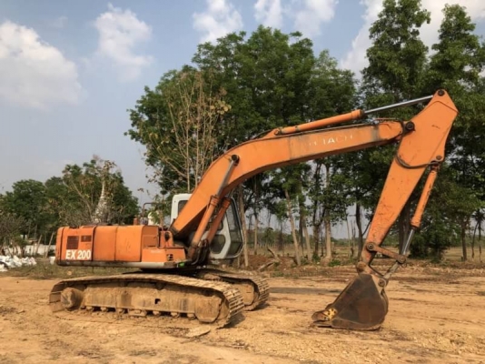 ขาย 355,000 บาท HITACHI EX200-2 (SUPER) เครื่องดี ปั้มแรง โช่หนา เอวแน่น เอกสารเล่มทะเบียน   รถอยู่ สุรินทร์ โทร 0610710295