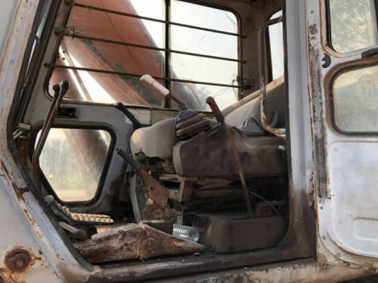 ขาย 355,000 บาท HITACHI EX200-2 (SUPER) เครื่องดี ปั้มแรง โช่หนา เอวแน่น เอกสารเล่มทะเบียน   รถอยู่ สุรินทร์ โทร 0610710295