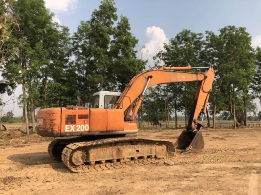 ขาย 355,000 บาท HITACHI EX200-2 (SUPER) เครื่องดี ปั้มแรง โช่หนา เอวแน่น เอกสารเล่มทะเบียน   รถอยู่ สุรินทร์ โทร 0610710295
