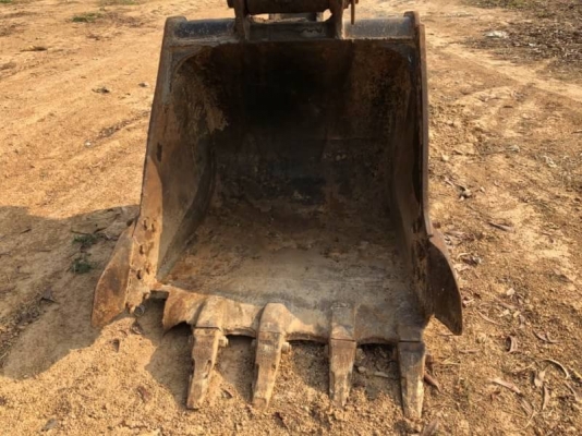 ขาย 355,000 บาท HITACHI EX200-2 (SUPER) เครื่องดี ปั้มแรง โช่หนา เอวแน่น เอกสารเล่มทะเบียน   รถอยู่ สุรินทร์ โทร 0610710295