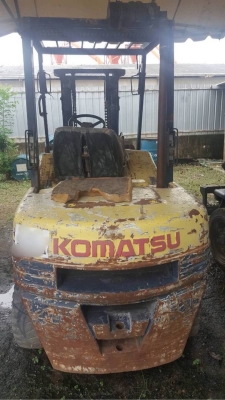 มี 2 คันละ 125,000 บาท โฟลค์ลิฟต์ 3 ตัน KOMATSU &amp;HYSER เครื่องดีเชล สภาพพร้อมใช้  รถอยู่ สระบุรี โทร 0610710295