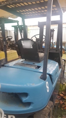 มี 2 คันละ 125,000 บาท โฟลค์ลิฟต์ 3 ตัน KOMATSU &amp;HYSER เครื่องดีเชล สภาพพร้อมใช้  รถอยู่ สระบุรี โทร 0610710295