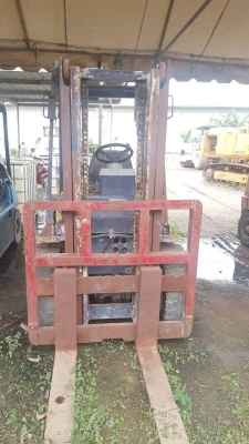 มี 2 คันละ 125,000 บาท โฟลค์ลิฟต์ 3 ตัน KOMATSU &amp;HYSER เครื่องดีเชล สภาพพร้อมใช้  รถอยู่ สระบุรี โทร 0610710295