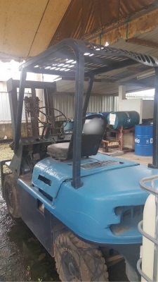 มี 2 คันละ 125,000 บาท โฟลค์ลิฟต์ 3 ตัน KOMATSU &amp;HYSER เครื่องดีเชล สภาพพร้อมใช้  รถอยู่ สระบุรี โทร 0610710295